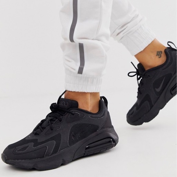 Nike Shoes - NWOT Nike Air Max 200